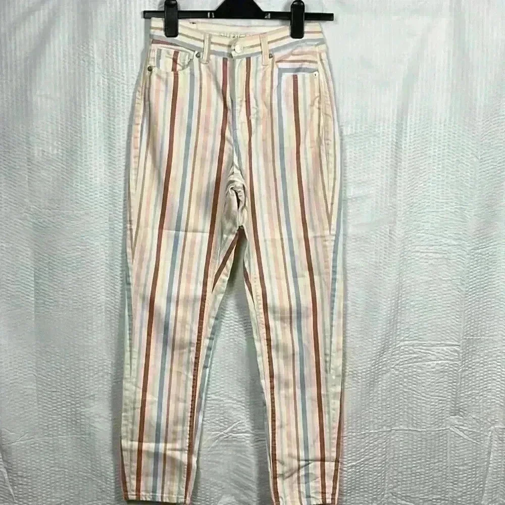 American Eagle Women’s Striped Jeans Straight Leg Zip fly. 5 pockets. Sz 0